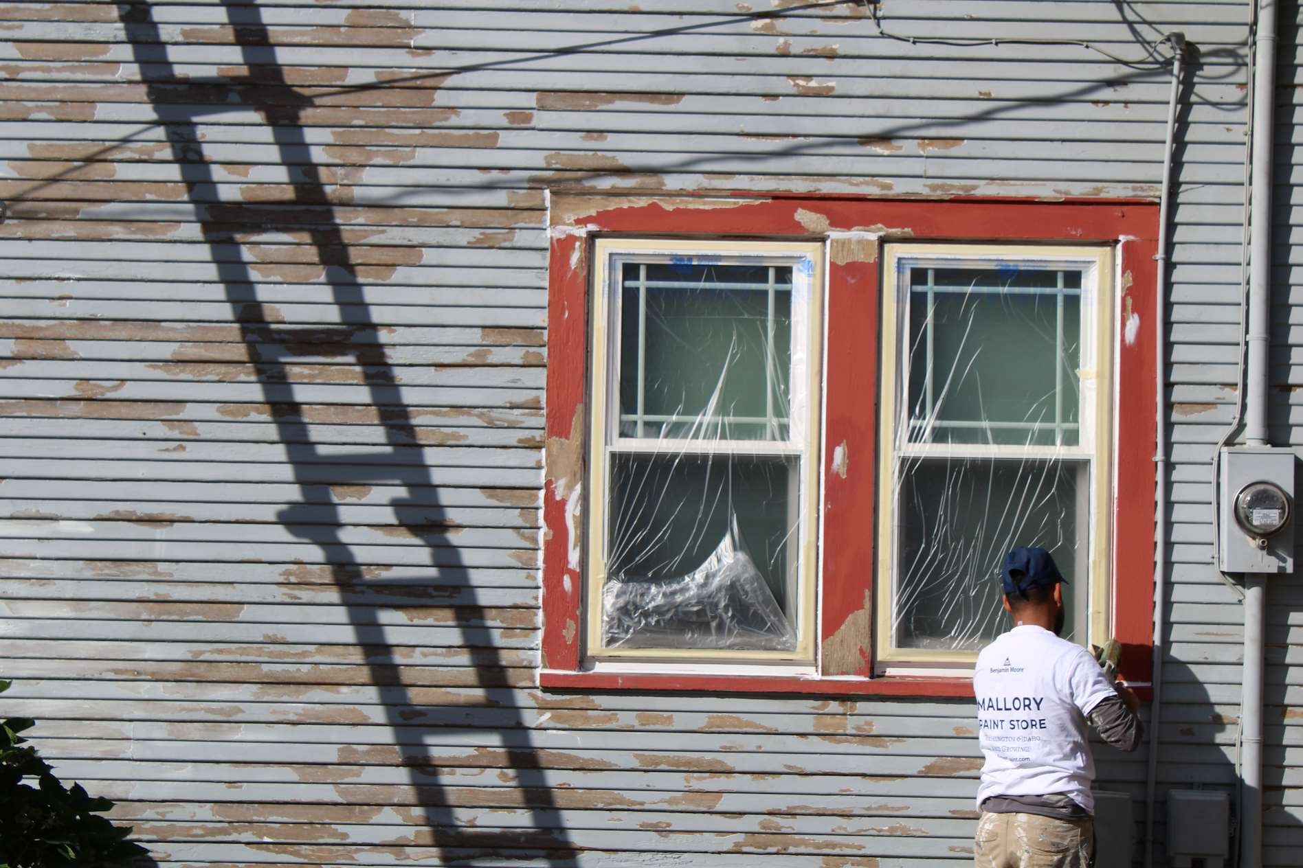 Why Exterior Trim Paint Peels First on Portland and Vancouver Homes